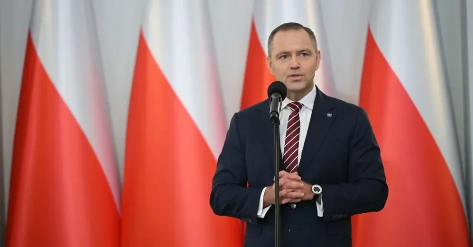 zdjęcie: Prezydent skieruje do TK ustawę o Rzeczniku Praw Pacjenta, tzw. lex szarlatan / Warszawa, 02.06.2026. Prezydent RP Karol Nawrocki podczas wręczenia gen. dyw. pil. Ireneuszowi Nowakowi aktu powołania na stanowisko Dowódcy Operacyjnego Rodzajów Sił Zbrojnych, 2 bm. w Pałacu Prezydenckim w Warszawie. (aldg) PAP/Marcin Obara