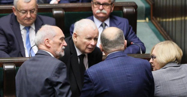 Złożymy wniosek o odwołanie marszałka Sejmu Szymona Hołowni