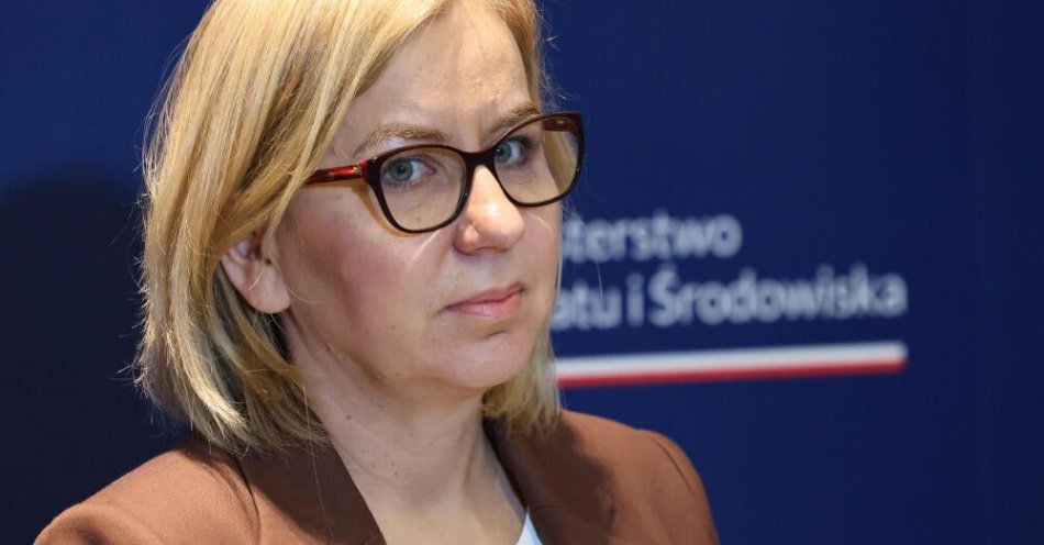 zdjęcie: Minister klimatu: plan zarządzania Puszczą Białowieską - przekazany do UNESCO / Warszawa, 11.12.2025. Minister klimatu i środowiska Paulina Hennig-Kloska podczas konferencji prasowej w siedzibie resortu środowiska w Warszawie, 11 bm. Spotkanie dotyczyło prezentacji Planu Zarządzania dla Obiektu Światowego Dziedzictwa – Puszcza Białowieska, ze względu na przekazanie go Centrum Światowego Dziedzictwa UNESCO. (sko) PAP/Albert Zawada