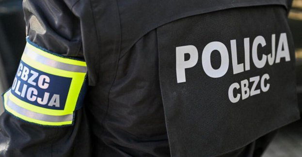 Służby polskie i ukraińskie rozbiły grupę oszustów inwestycyjnych