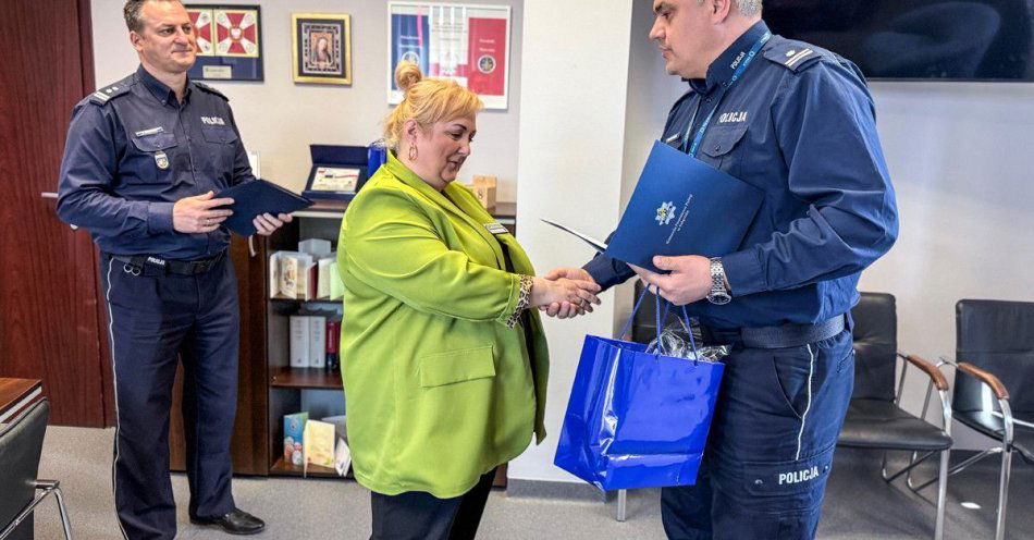 zdjęcie: Czujna pracownica banku pomogła policji zatrzymać oszusta / fot. KPP Sulęcin