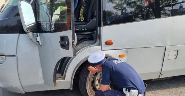 Organizujesz wycieczkę? Poproś policjantów o kontrolę autokaru!