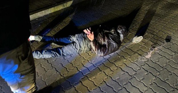 Dozór policyjny dla 21-latka odpowiedzialnego za kradzież rozbójniczą