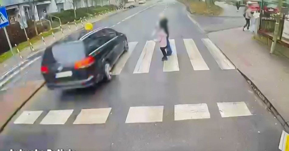 zdjęcie: 67 latka niemal potrąciła pieszych na przejściu w Zielonej Górze / fot. KMP Zielona Góra