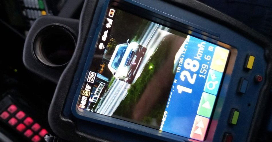 zdjęcie: Recydywista i młody kierowca stracili prawo jazdy za prędkość / fot. KPP Września