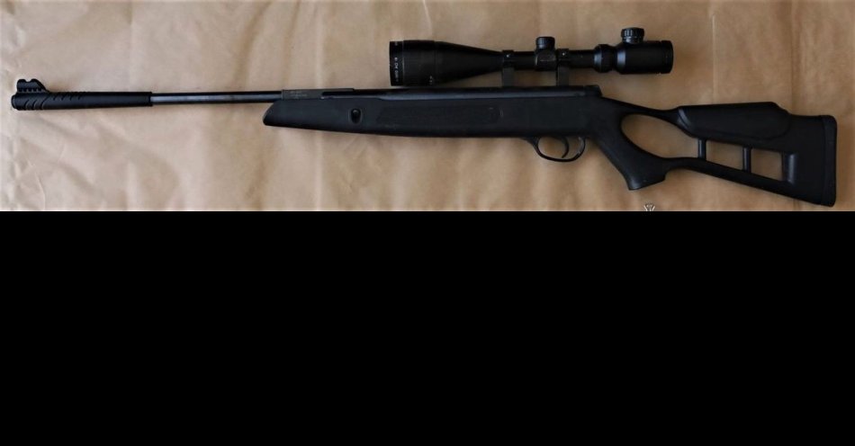 zdjęcie: Zatrzymano 67 letniego mężczyznę za posiadanie broni i amunicji / fot. KPP Mońki