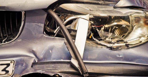 Groźny wypadek osobówki z autokarem w Koziegłowach