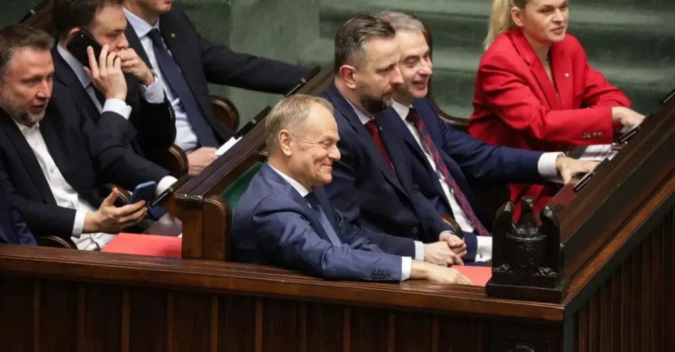 zdjęcie: Politolog: weto do kryptowalut będzie głosowane, bo każdy wynik będzie dla Tuska sukcesem / Warszawa, 17.04.2026. Premier Donald Tusk (4P), wiceprzemier, szef MON Władysław Kosiniak-Kamysz (3P), wicepremier, minister cyfryzacji Krzysztof Gawkowski (2P), minister finansów i gospodarki Andrzej Domański (2L), minister infrastruktury Dariusz Klimczak (3L), szef MSWiA Marcin Kierwiński (L) oraz minister edukacji Barbara Nowacka (P) na sali plenarnej Sejmu, 17 bm. W ostatnim dniu obrad izba przeprowadzi głosowania m.in. nad wetem prezydenta do ustawy o rynku kryptoaktywów. (amb) PAP/Tomasz G