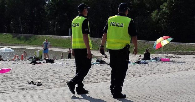 Z promilami na rowerku wodnym w towarzystwie dziecka