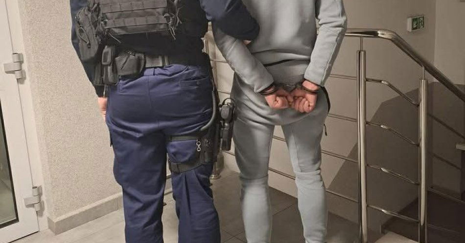 zdjęcie: Zambrów: dwóch zatrzymanych z narkotykami, kierowca miał amfetaminę / fot. KPP Zambrów