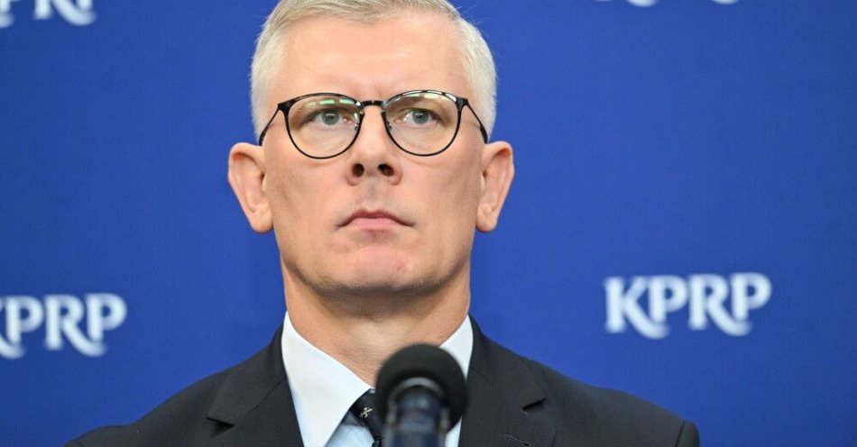 zdjęcie: Szef SKW: odebranie szefowi BBN poświadczenia bezpieczeństwa nastąpiło za moją pełną wiedzą i zgodą / Warszawa, 11.09.2025. Szef Biura Bezpieczeństwa Narodowego Sławomir Cenckiewicz na konferencji prasowej po posiedzeniu Rady Bezpieczeństwa Narodowego w Pałacu Prezydenckim w Warszawie, 11 bm. Posiedzenie RBN dotyczyło naruszenia polskiej przestrzeni powietrznej przez rosyjskie bezzałogowce. (amb) PAP/Radek Pietruszka