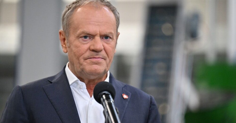 zdjęcie: Premier o doniesieniach Onetu: okazuje się, że PiS podsłuchiwał moją żonę i córkę / Skarżysko Kamienna, 13.06.2025. Premier Donald Tusk podczas konferencji prasowej nt. otwarcia hali produkcyjnej zakładów Mesko S.A. w Skarżysku-Kamiennej, 13 bm. Budowa hali była jednym z etapów inwestycji