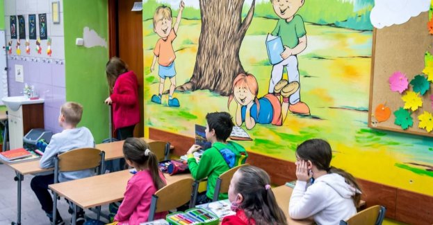 Nauczyciele powinni codziennie czytać uczniom przez 20 minut