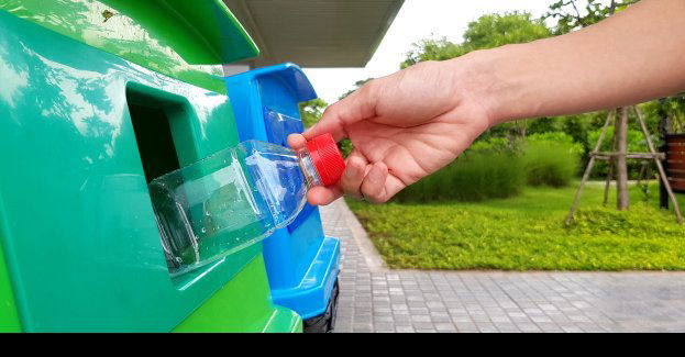 Łukasiewicz - PIT pokazał recyklomat automatycznie zwracający środki na konto