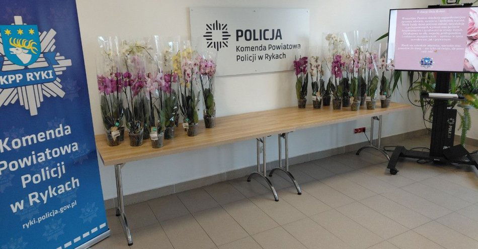 zdjęcie: Dzień Kobiet w Komendzie Powiatowej Policji w Rykach / fot. KPP Ryki