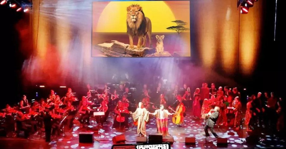 zdjęcie: Soliści, chór i orkiestra pod batutą Stephena Ellery'ego / kupbilecik24.pl / Soliści, chór i orkiestra pod batutą Stephena Ellery'ego