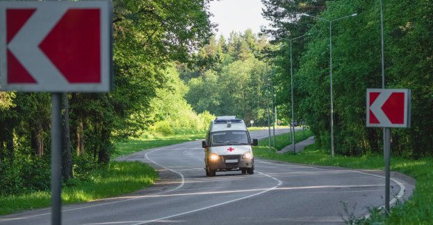 Auta grzybiarzy zablokowały karetce wjazd do lasu; leśnicy apelują o rozwagę