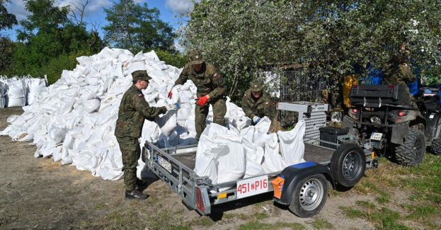 Blisko 25 tys. żołnierzy skierowanych do akcji pomocowej na terenach powodzi