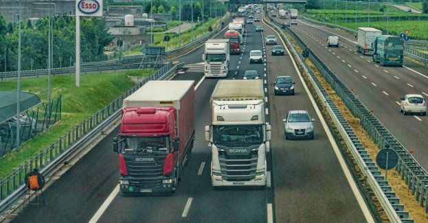 Niezachowanie odstępu przyczyną śmiertelnego wypadku na A4