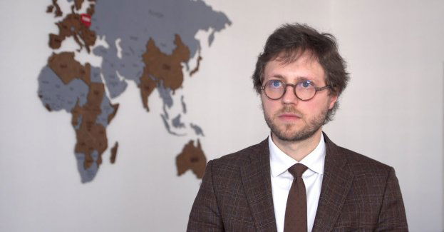 Niepewność powodowana amerykańskimi cłami wstrzymuje inwestycje. Firmy skupiają się na gromadzeniu zapasów