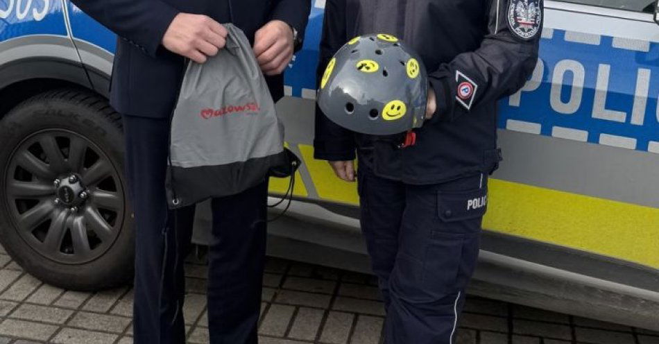 zdjęcie: WORD Siedlce wspiera policję w akcji odblaskowej w Sokołowie / fot. KPP w Sokołowie Małopolskim