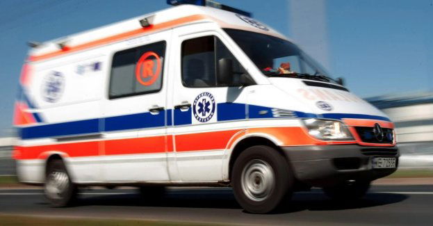 12 osób w szpitalu po staranowaniu autobusu przez ciężarówkę
