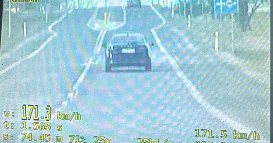 zdjęcie: Cztery prawa jazdy zatrzymane po weekendowych pomiarach prędkości / fot. KMP Chełm