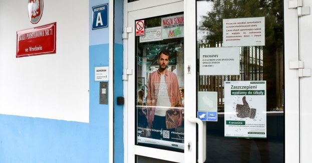 Szczepienia w szkołach, Raper TEDE wspiera akcję szczepień