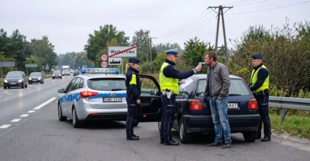 Kierowcy wyeliminowani z ruchu - zakaz prowadzenia i dwóch nietrzeźwych kierujących zatrzymanych przez policjantów