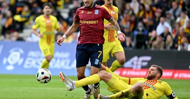 Ekstraklasa piłkarska - wyjazdowe zwycięstwa lidera i mistrza