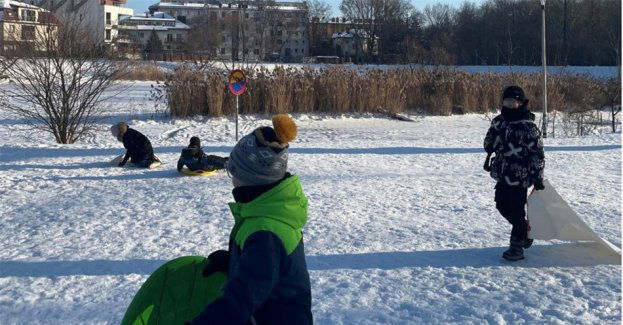 Zima w pełni, trwają ferie - warto przypominać dzieciom o zasadach bezpieczeństwa