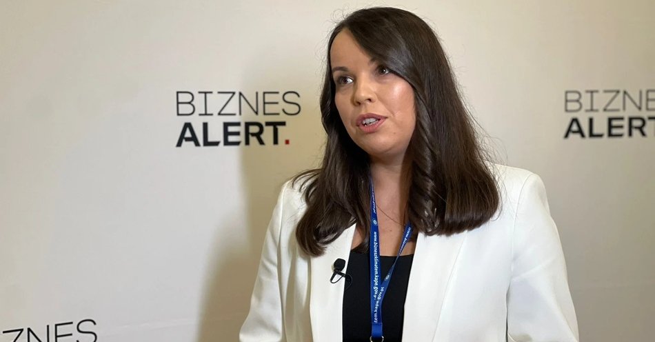 zdjęcie: KAPE: Jak uzyskać Białe Certyfikaty? Zyskują na nich przedsiębiorcyKAPE: Jak uzyskać Białe Certyfikaty? Zyskują na nich przedsiębiorcy / Anna Sapieha, Dyrektor Departamentu Wsparcia sprzedaży i Relacji z Klientem, Krajowej Agencji Poszanowania Energii (KAPE). Fot.: Biznes Alert