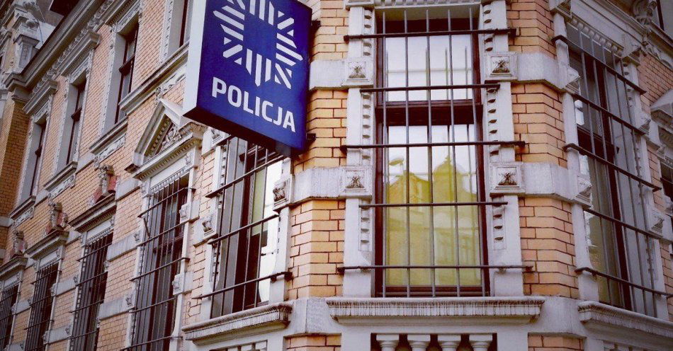 zdjęcie: Mieszkaniec Zabrza zatrzymany po kradzieży telefonu wart 5 tys / fot. KMP w Zabrzu