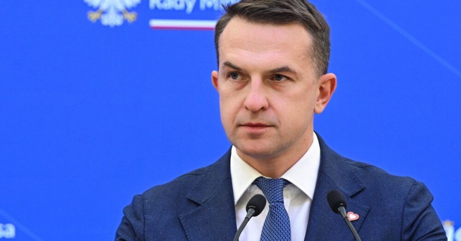 zdjęcie: Rzecznik rządu: Polska nie miała i nie ma planu wypowiedzenia Europejskiej Konwencji Praw Człowieka / Warszawa, 21.10.2025. Rzecznik rządu Adam Szłapka podczas konferencji prasowej, po posiedzeniu Rady Ministrów, 21 bm. w KPRM w Warszawie. (mr) PAP/Radek Pietruszka