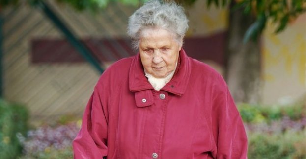Policjanci zatrzymali kobietę, która oszukała 87-latkę „na wnuczka”