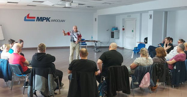 MPK Wrocław rozpoczęło szkolenia z samoobrony dla kierowców i motorniczych