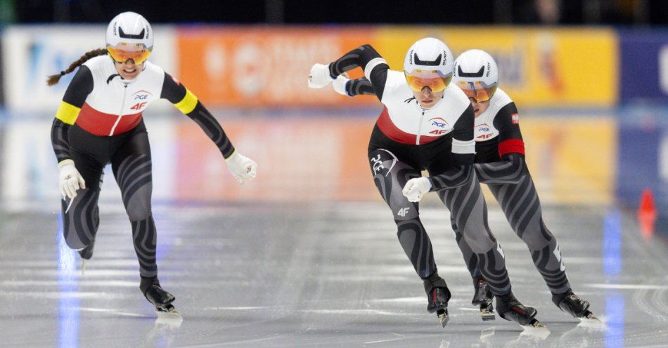 zdjęcie: Historyczne ME w Tomaszowie! Dziesięć medali polskich panczenistów, drugi tytuł Żurka! / fot. Tomasz Jastrzębowski