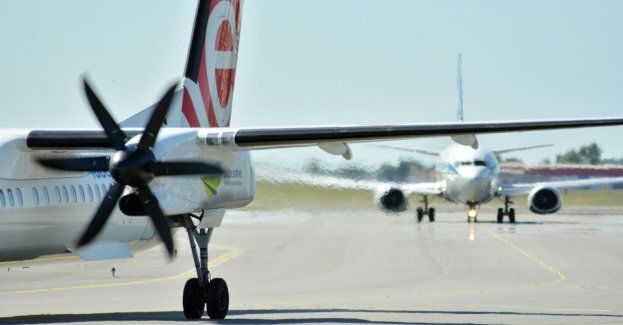 Piłkarska LK - wrocławskie lotnisko przygotowane na finałową inwazję