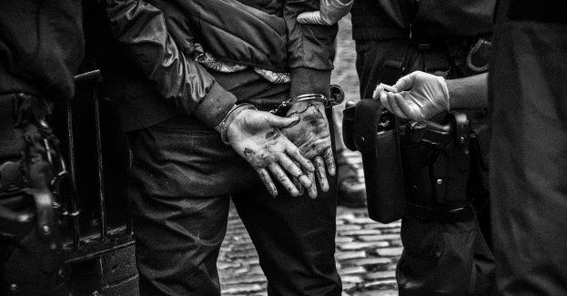 Oświęcimscy policjanci zatrzymali seryjnego włamywacza