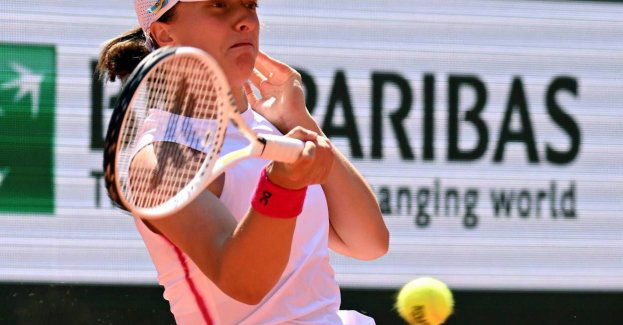 French Open - o ćwierćfinał Świątek zagra w poniedziałkowe popołudnie
