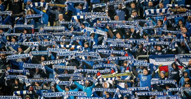 Kibice Lecha Poznań zebrali 112 tys. zł na groby powstańców wielkopolskich