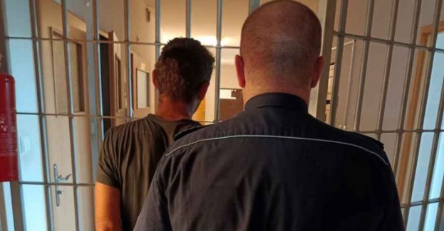 Kartuscy policjanci zatrzymali poszukiwanego listem gończym i dwoma sądowymi nakazami