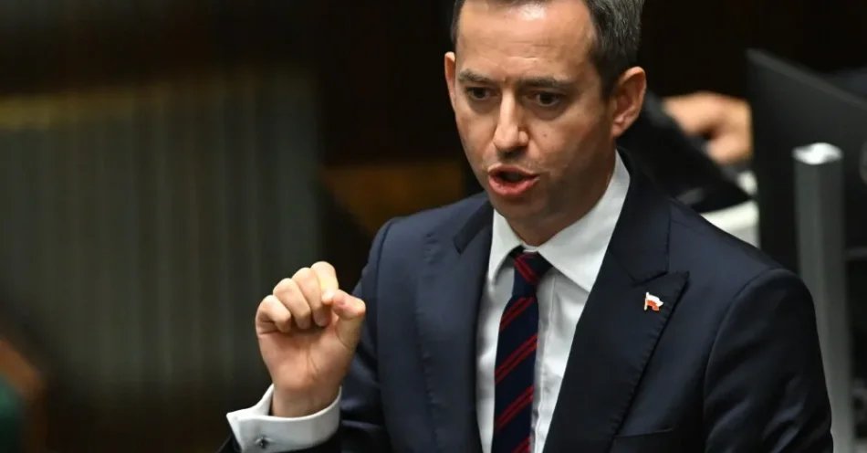 zdjęcie: Politolog: nominacja na wicemarszałka dla Ociepy to próba zapobieżenia odejścia do Morawieckiego / Warszawa, 31.07.2026. Poseł PiS Marcin Ociepa na sali plenarnej Sejmu, 31 bm. Izba zajmie się m.in.: rządowym projektem nowelizacji ustawy o podatku akcyzowym oraz projektem uchwały ws. uczczenia pamięci uczestników Powstania Warszawskiego. (amb) PAP/Radek Pietruszka