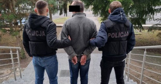 Półtora miesiąca mieszkał ze zwłokami kolegi, którego wcześniej pobił i nie udzielił mu pomocy