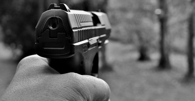40-latek, który strzelał do policjantów został aresztowany; odpowie m.in. za usiłowanie zabójstwa