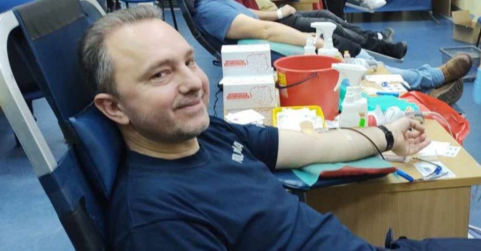 zdjęcie: Bo pomaganie mamy we krwi / fot. KPP w Iławie