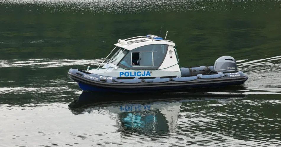 zdjęcie: Warmińsko-mazurskie: 16-latek zginął wskutek zderzenia skutera wodnego z motorówką / Rożnów, 13.07.2026. Patrol policji wodnej na Jeziorze Rożnowskim, 13 bm. (doro) PAP/Grzegorz Momot
