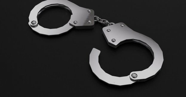 Dachowaniem zakończył ucieczkę przed policjantami; był nietrzeźwy i poszukiwany