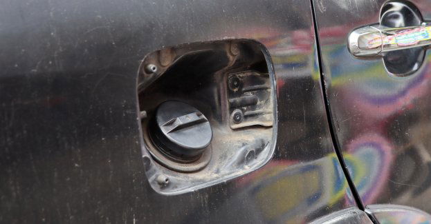 Policja zatrzymała złodziei, kradli paliwo z aut przewiercając zbiorniki