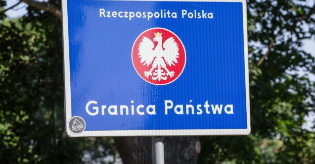 Jeżeli mamy podejrzenia, że kontrolująca nas osoba nie jest funkcjonariuszem - wezwijmy patrol